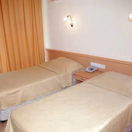 Grand Horizon Hotel